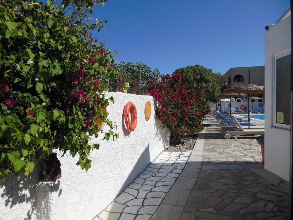 Santa Irini Hotel Perissa  Bagian luar foto