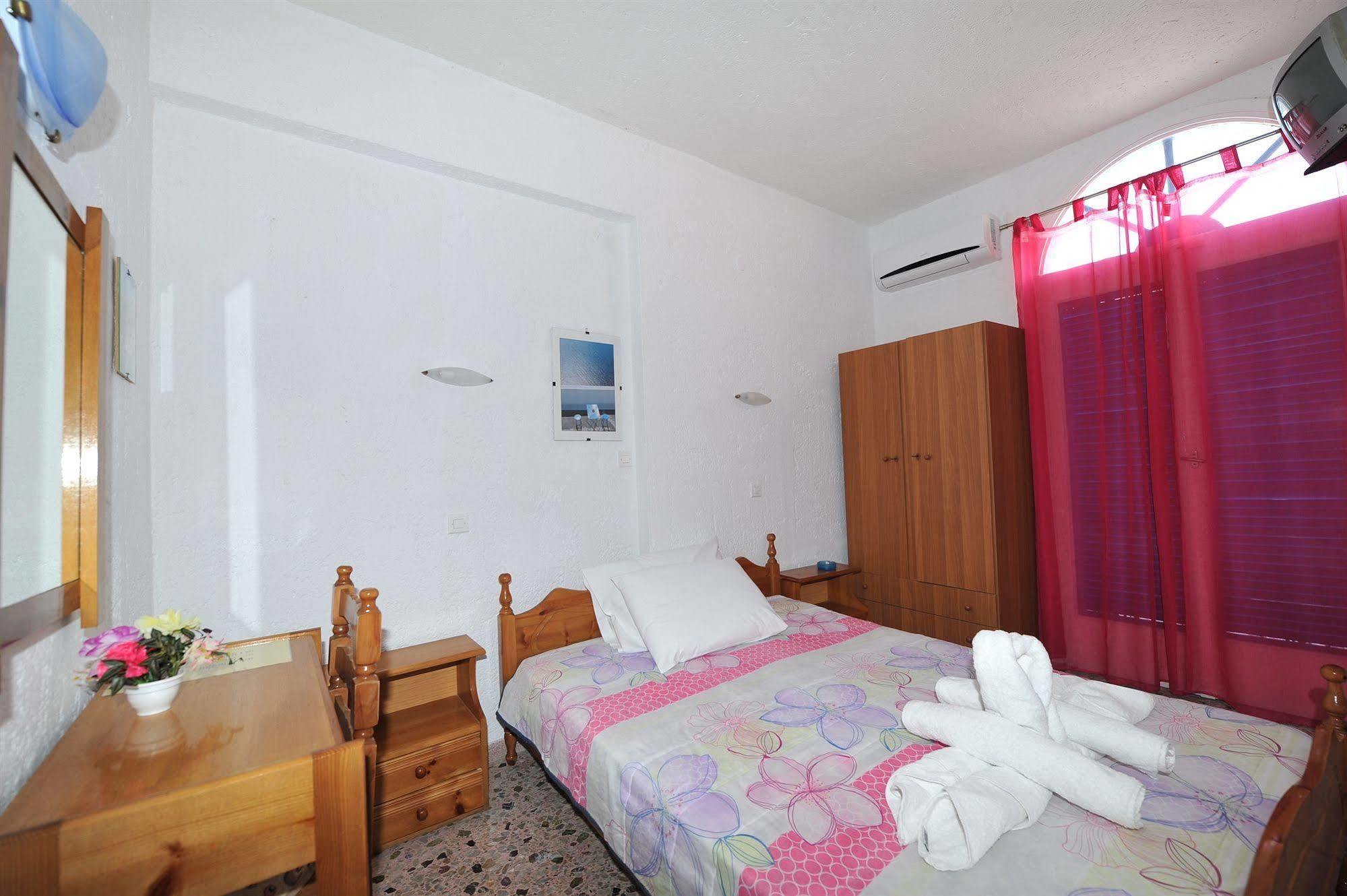 Santa Irini Hotel Perissa  Bagian luar foto